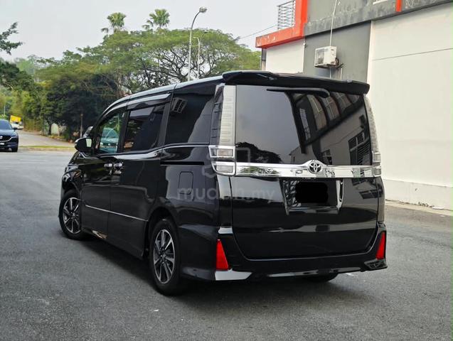 2018 Toyota VOXY 2.0 ZS KIRAMEKI (A) - 2