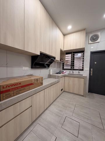 New House ⚛️ Kepong Baru 2.5sty 6 room 6 bath near Desa Park Menjalara 1