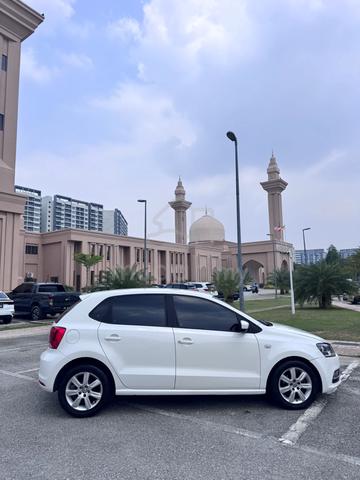 2018 Volkswagen POLO 1.6 (CKD) FACELIFT (A) - 3