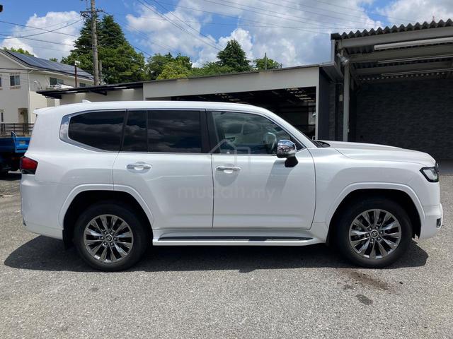 2023 Toyota Land Cruiser 300 ZX 3.5 Petrol 7Seater - 4