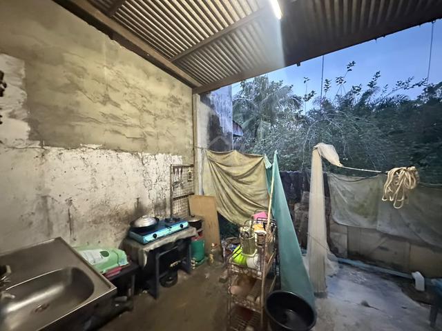 Pekan Nanas Jalan Utama Double Storey Low Cost For Sales 1