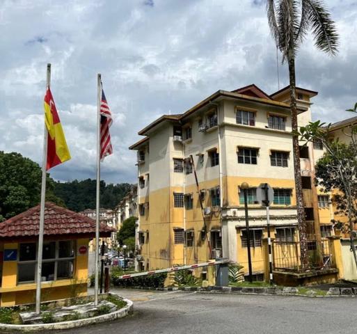 Seri Baiduri Apartment (Bukit Indah) 1