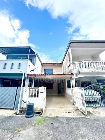 840sqft EXTENDED 3 ROOMS Double Storey Taman Melawati Near School 1