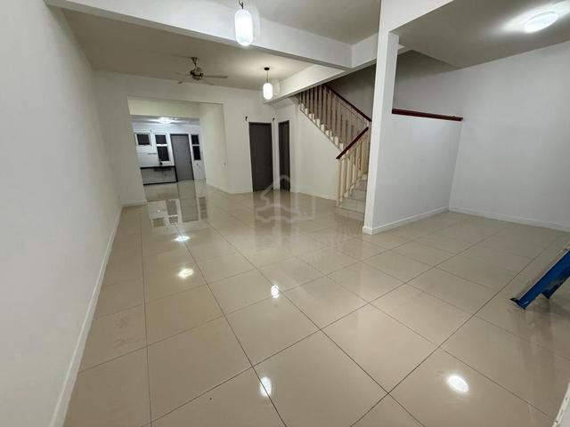 Clean Chimes Bandar Rimbayu unit for rent 1
