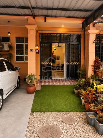 Rumah Teres Setingkat Fully Furnished Depan SK Mulong 1
