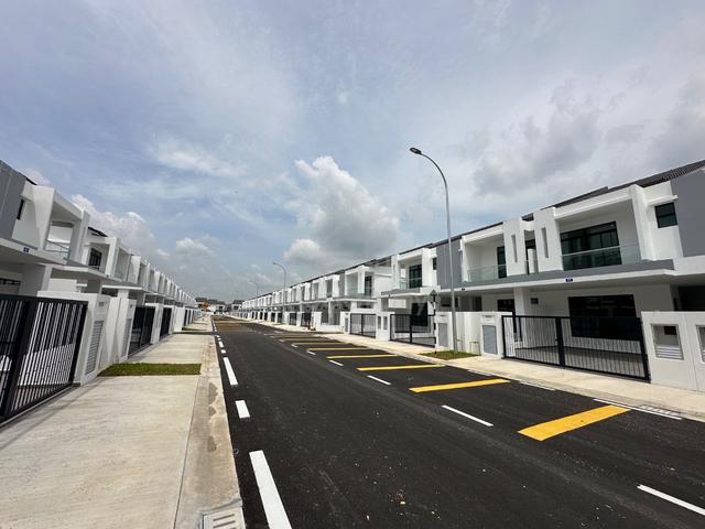 Kulai Senai Bandar Putra Double Storey 1