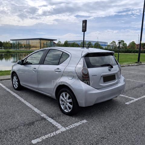 2013 Toyota PRIUS C 1.5 (HYBRID) (A) - 2