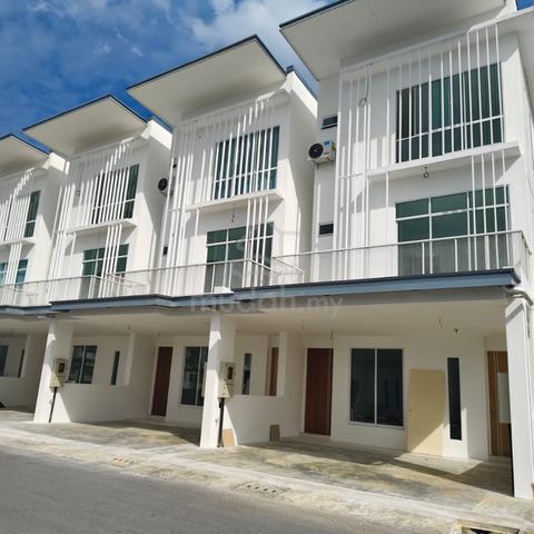 MARQ SUITES TOWNHOUSE UPPER UNIT FOR RENT At BATU KAWA KUCHING 1