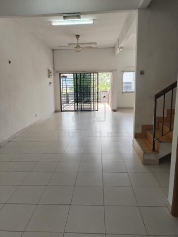 Taman Taynton View Cheras 2storey House 4rooms Air-cond Ekocheras 2