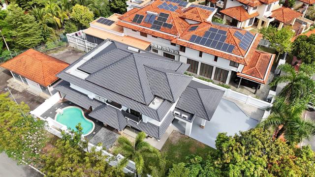 Newly Refurbished Corner Bungalow 2 Storey Huge Land Ara Damansara 1