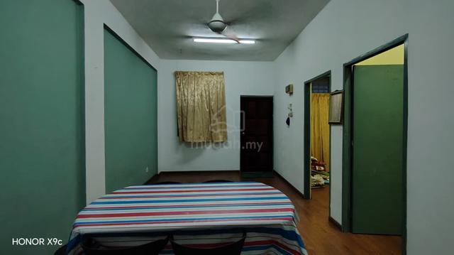 Flat Taman Dahlia 1