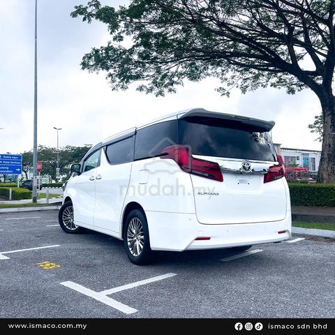 Toyota Alphard X 2021 - 2