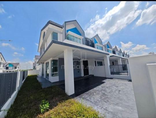 [BEST DEAL] End Lot Double Storey Serenia Ariya for sale 1