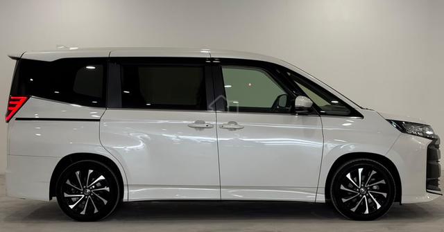 2022 Toyota NOAH 2.0 SZ (A) - 5