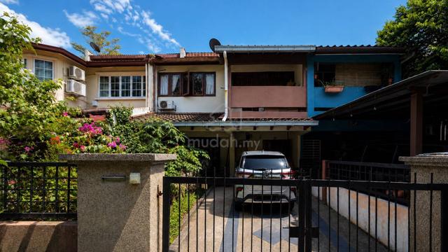 FACING OPEN TO PLAYGROUND Double Storey Taman Zaaba Tun Dr Ismail TTDI 1