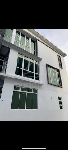 3 Storey Link Taman Nusa Sentral Iskandar Putri 1