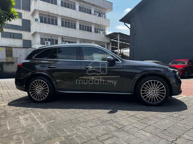Mercedes Benz GLC300 AMG LINE UNDER MB WARRANTY - 4