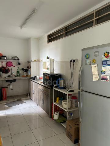 Master Bedroom For Rent. 3