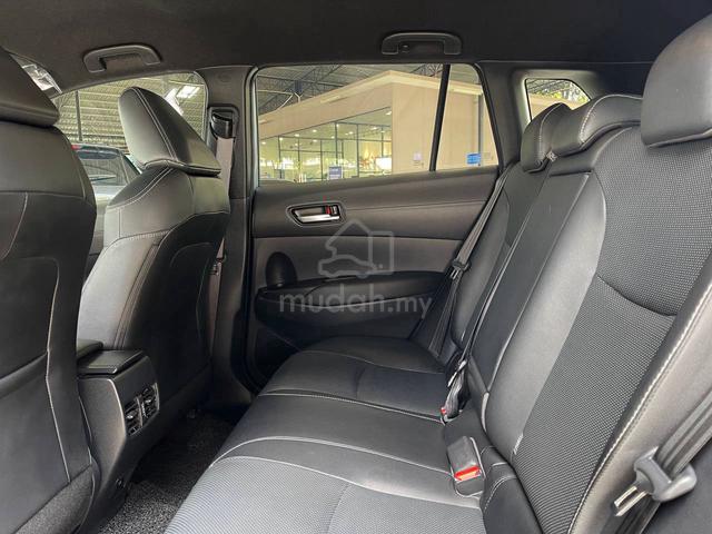 2022 Toyota COROLLA CROSS 1.8 HYBRID - 60K MILEAGE - 4