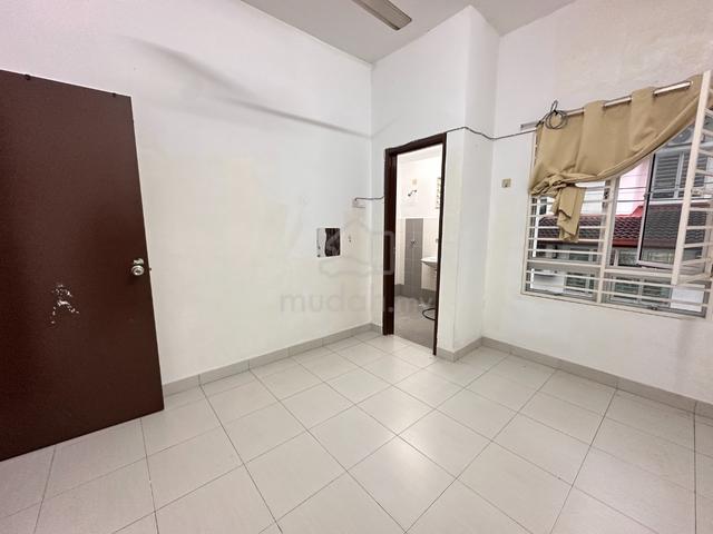 Below Market Kajang HillPark 2 Sty 20x70 Freehold G&G  1