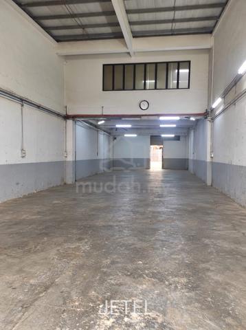 RENOVATED !! 30x90 Taman Sri Muda 1.5 Storey Link Factory Shah Alam 1