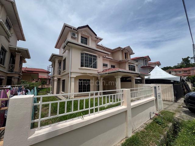 Taman Kingfisher Ujana | 3 Storey Semi-D | 5 Bedrooms 4 Bathrooms 1