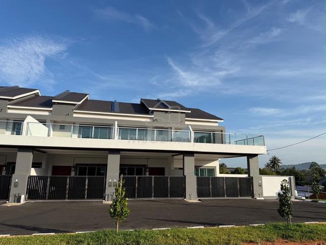 [FOR SALE] Brand New 2.5 Storey Terrace - Pokok Assam 1