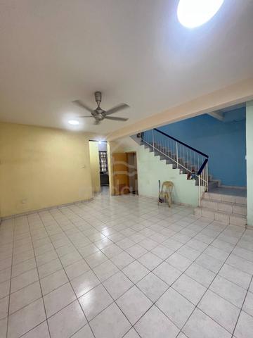 Kulai@ Jalan Tiong, Near IOI Mall, Bandar Putra, 1 Storey, 4Bedroom 1