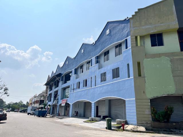 Huge Corner Shoplot @ Taman Merdeka For Rent 1