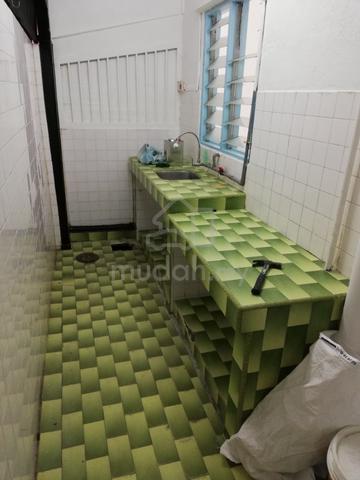 Desa setapak landed hosue for rent walking distance to LRT Wangsamaju 1