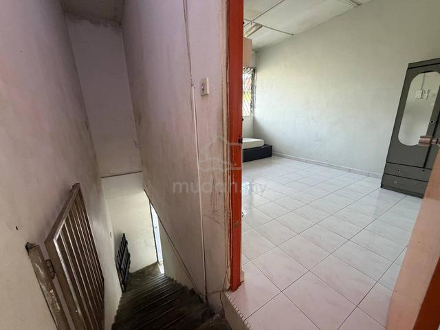 Taman Daya & Jalan Rumbia Double Storey Low Cost 1