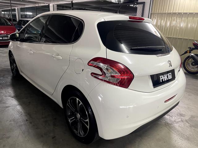 Peugeot 208 1.6 VTi (A) VERY VERY GOOD CONDITION - 3