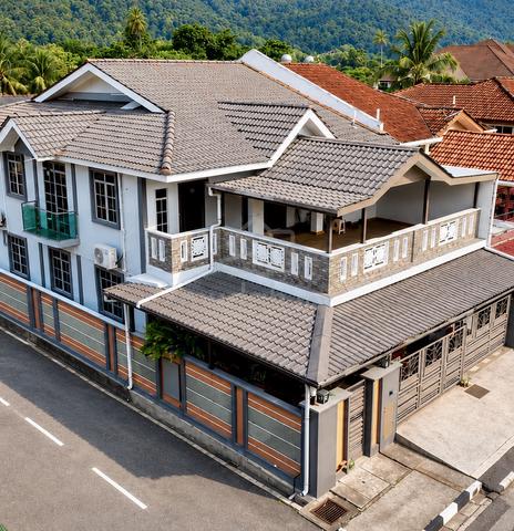 DOUBLE STOREY SEMI D FULLY RENOVATED TELUK KUMBAR FOR SALE Nr VERONA 1