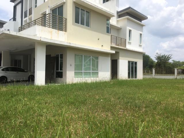Corner 3 Storey Semi D Regency Parc Saujana Rawang Bandar Country Home 1