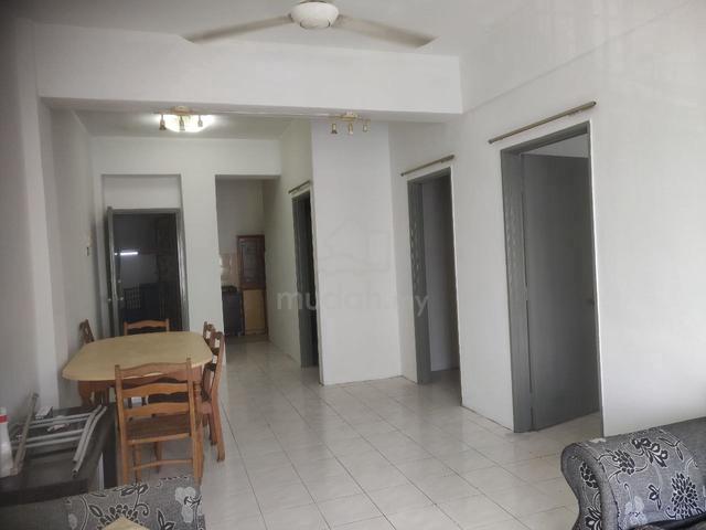 Dataran Otomobil Apartment 1