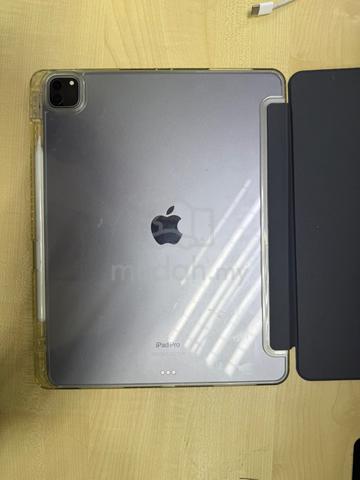 iPad Pro 12.9 (6th Gen) - photo 2 of 2