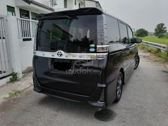 2018 Toyota VOXY 2.0 ZS KIRAMEKI (A) - 3