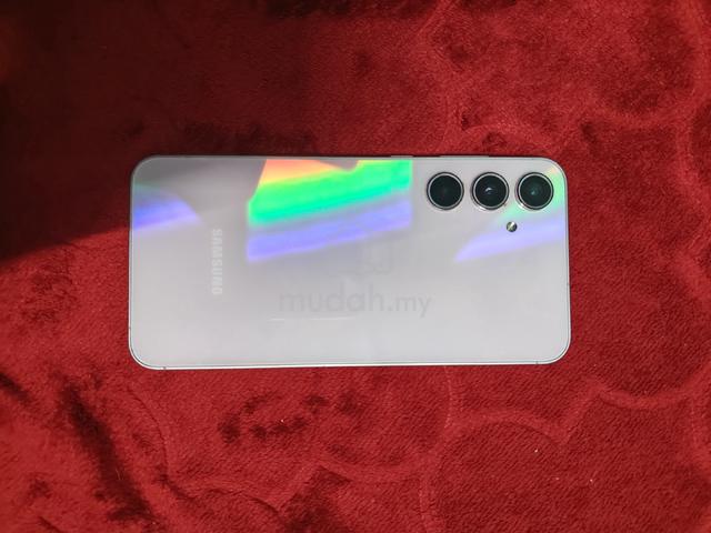 Samsung Galaxy A55 5G - photo 2 of 4