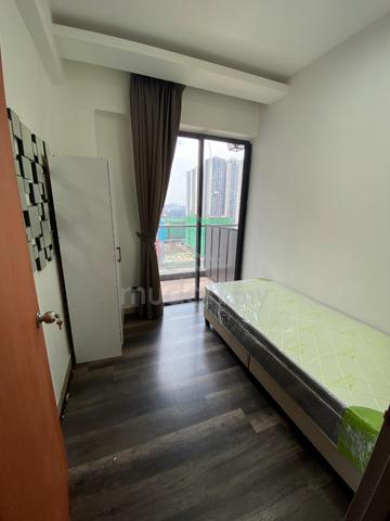 WALK TO CIQ! Room with Private Balcony & 10" Thick Bed 1