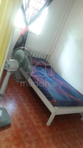 master room with private bathroom 1