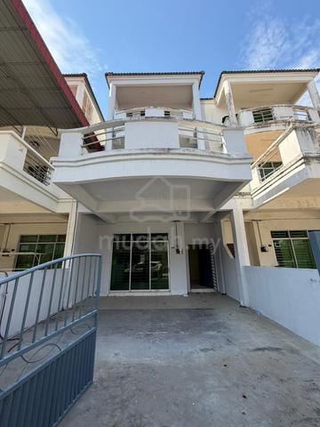Simpang Ampat Taman Perwira 2.5 Storey Terrace House Accept Workers ! 1