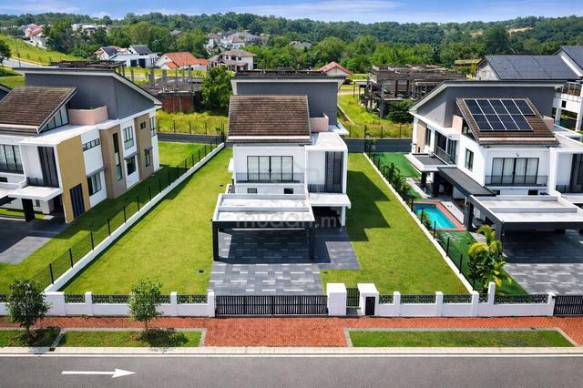 Luxury Double Storey Bungalow 1