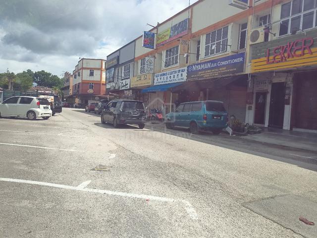 Shoplot to rent ( Ground floor) 2
