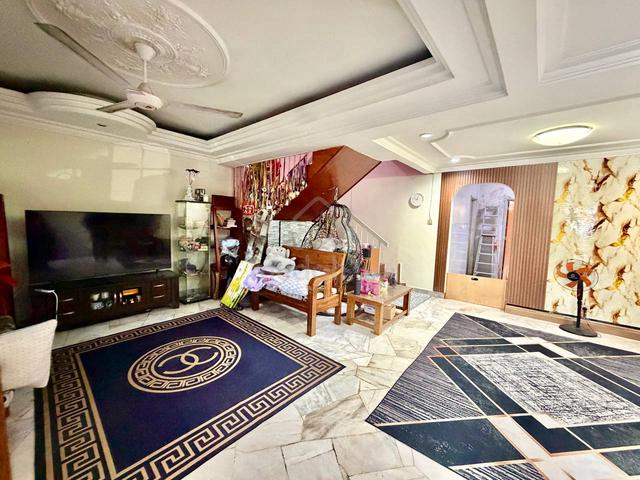 22 x 75 Double Storey House Alam Megah Seksyen 27 Shah Alam 1