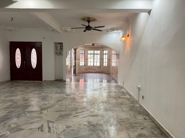 Taman Medan Batu Caves @ 2 Storey house, Renovated, New painted 1