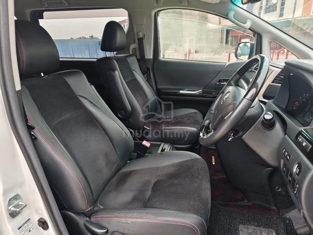 2013 Toyota Vellfire 2.4 Golden Eye 5-Years Wrrnty - 4