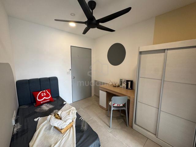 Dk Impian Subang Pelangi Medium Room For Rent 1
