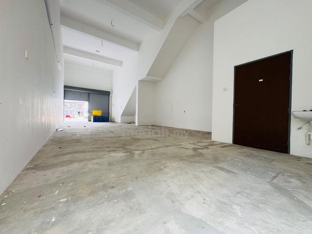 Machang bubok  Face Main Road Reno Ground Floor Alma song ban kheng 2