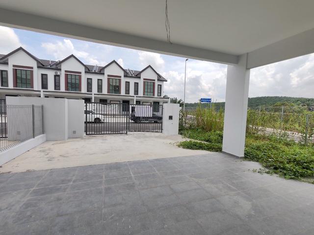 Kulai Marco Park Double Storey Corner With Land (Gated and Guarded) 4