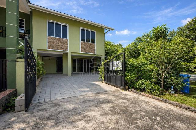 CORNER Seksyen 4 Shah Alam 2 Storey Terrace House FULL RENO 1